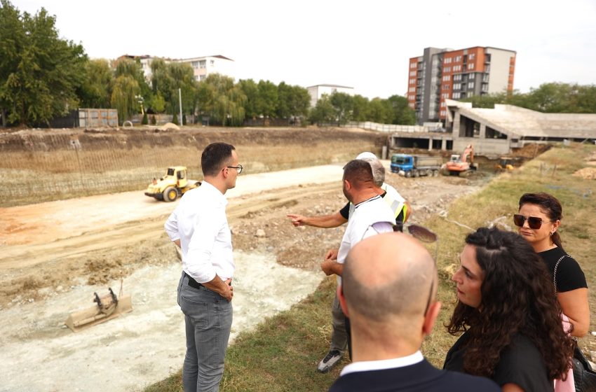 Kryetari Alban Hyseni paralajmëron gjilanasit se stadiumi do të jetë modern dhe do të funksionalizohet shpejt