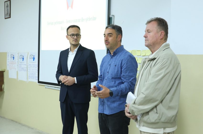  Hyseni: Vizituam personelin arsimor, që kreu trajnime cilësore në programet e sjella në mandatin tonë qeverisës