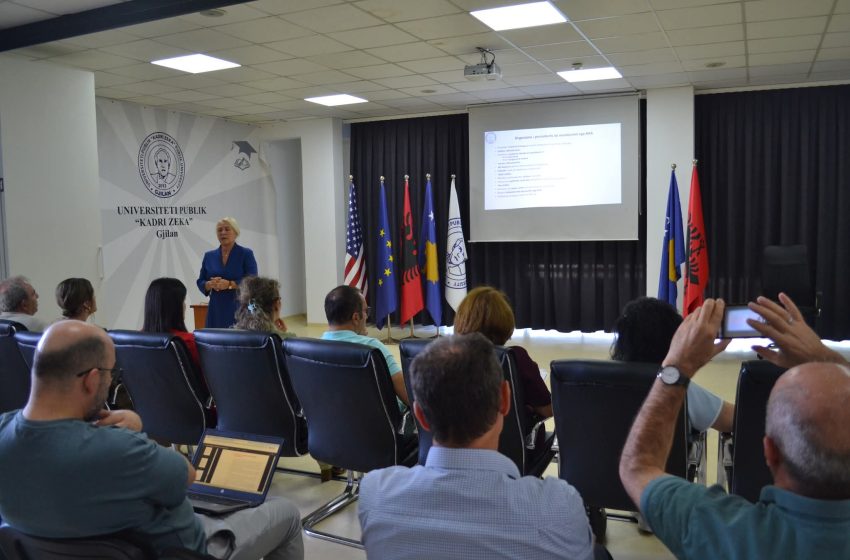  U mbajt trajnim mbi monitorimin e programeve studimore