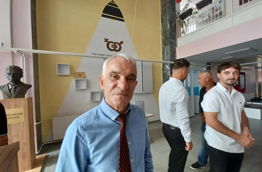  Është pensionuar Skender Hasani, profesor i gjuhës frënge
