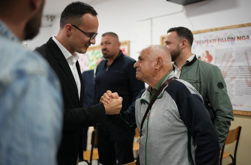  Alban Hyseni: Po shtrëngojmë shumë duar, sepse kemi punuar me nder e dinjitet