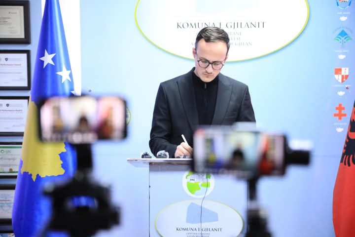  Hyseni: Mbi 1.5 milion euro mbështetje për artistët, sportistët dhe të rinjtë/ Asnjëherë më parë nuk kanë pasur një përkrahje më të madhe