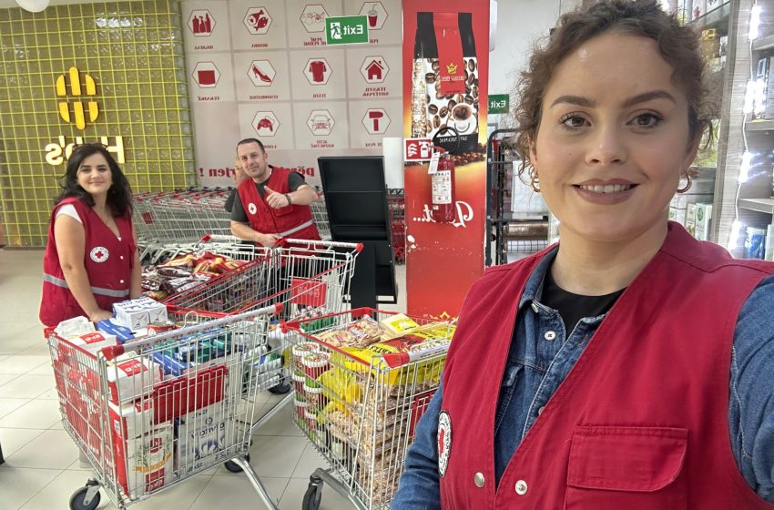 Kryqi i Kuq në Gjilan ndihmon familjet në neojë në prag të muajit të Solidaritetit