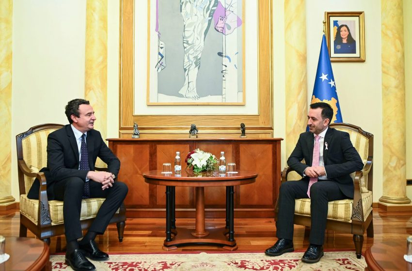 Kurti e njofton Bashën për dërgimin e mandatarit te presidentja