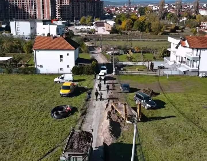 Nis asfaltimi i rrugëve në lagjen Fidanishte II
