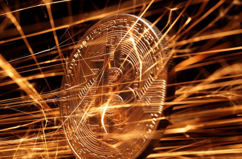  Bitcoin arrin rekord të ri historik