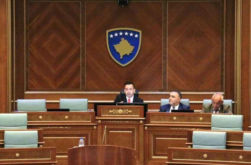 Nesër mbahet vazhdimi i seancës konstituive, deputetët 12 ditë kohë për ta zgjedhur nënkryetarin serb