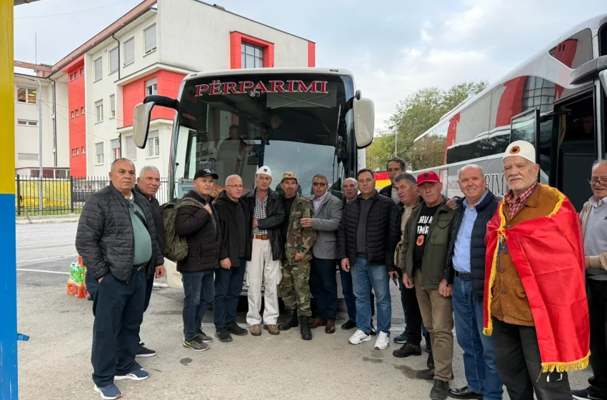 Veteranët e UÇK-së nga Gjilani nisen të organizuar për protestën në Tiranë