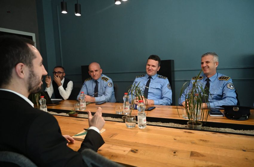  Kamenicë: Kryetari Rahimaj pret në takim Drejtorin Rajonal të Policisë së Kosovës Agron Rukiqi