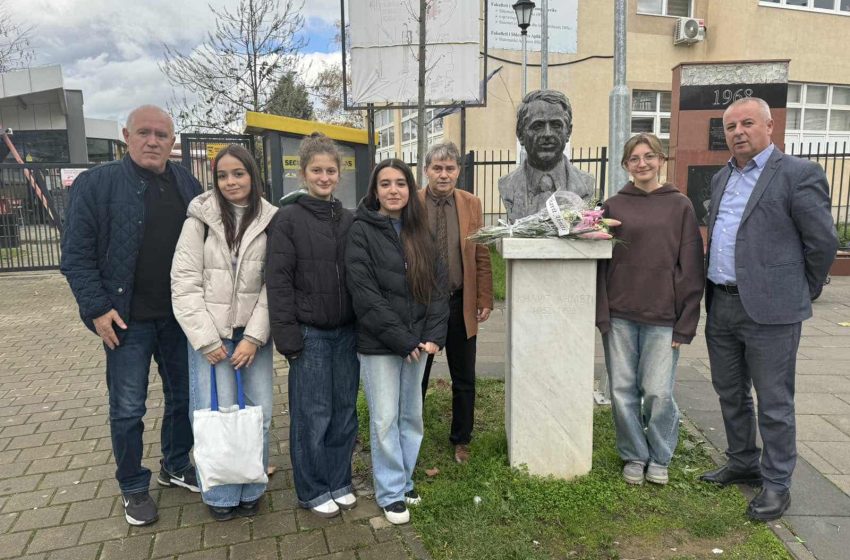  Gjimnazi Natyror i Gjilanit krenar që mbanë emrin Prof. Dr. Xhavit Ahmetit