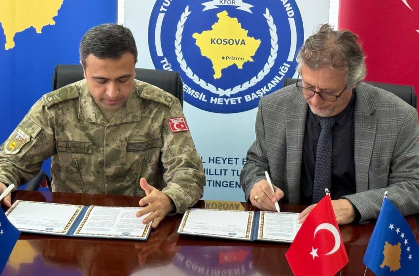  Menaxhmenti i Spitalit të Përgjithshëm Gjilan priti në takim KFOR-in Turk në Kosovë Major Sadettin Bal dhe ekipin e tij.