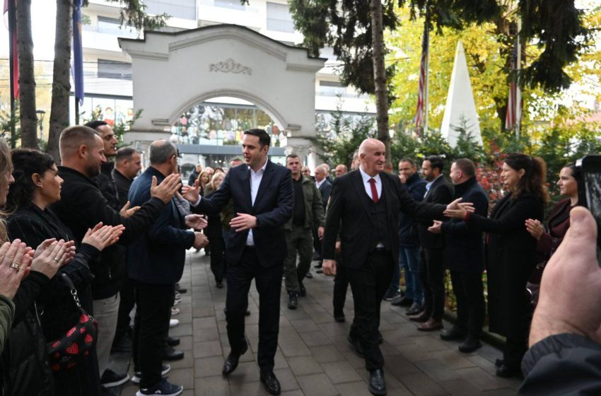  Viti: Kryetari Haliti priti në takim z. Lumir Abdixhiku