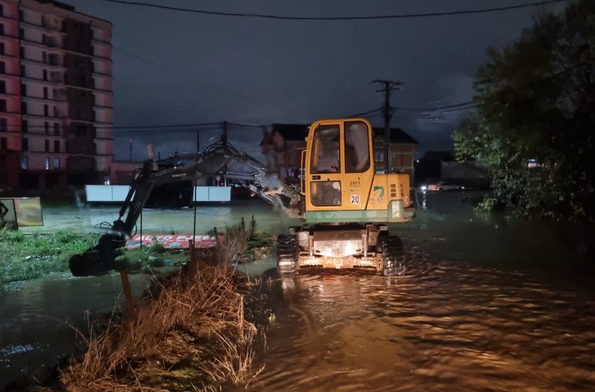  Gjilan: Drejtori Osmani i bënë thirrje qytetarëve për kujdes si shkak i shiut