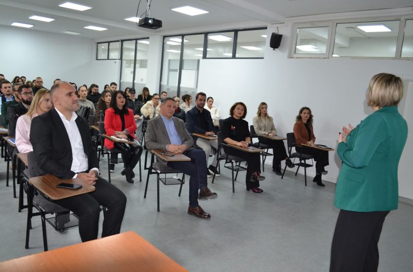  UKZ organizon diskutim me Zëvendësministren në detyrë Liza Gashi mbi fuqinë e diplomacisë së diasporës