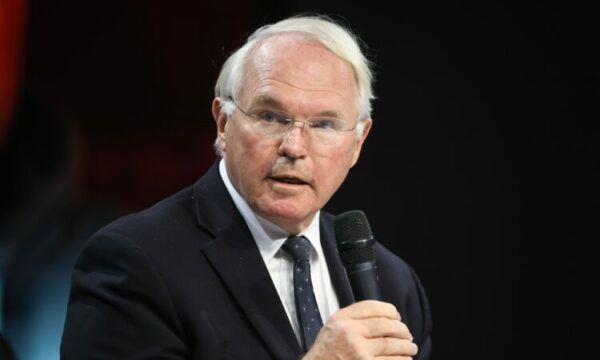  Rikthehen seancat në Hagë, sot nis dëshmia e Christopher Hill