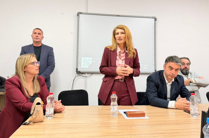  Prokuroria Themelore në Gjilan mban ligjëratë vetëdijësuese kundër Trafikimit me qenie njerëzore në Shkollat e mesme në Gjilan