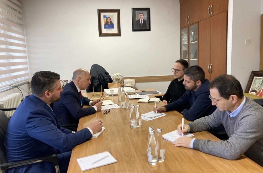  Kryetari Hyseni, priti drejtorin e OSBE-së në rajonin e Gjilanit