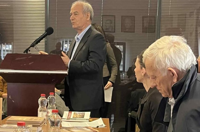  Anton Nikë Berisha: “Të jesh shkrimtar s’ke kohë të vdesësh!”