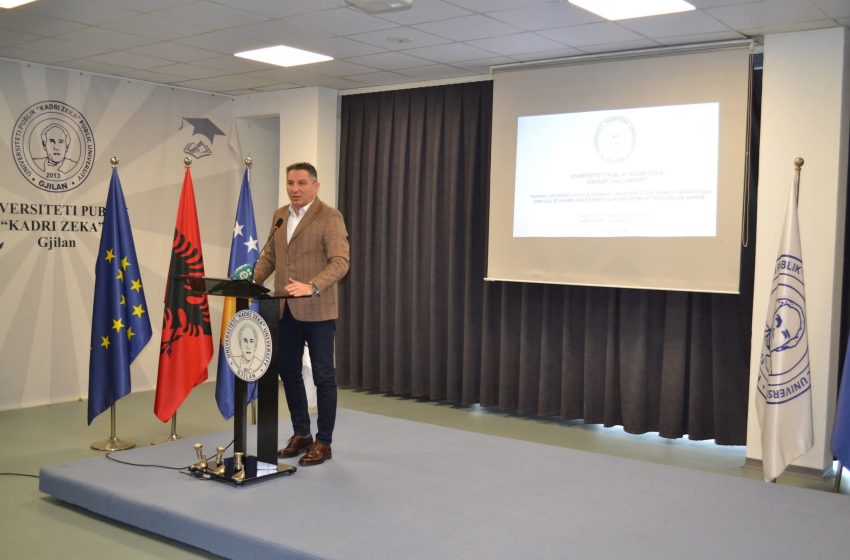  Studentët e Fakultetit të Shkencave Sociale në UKZ prezantojnë dy hulumtime shkencore