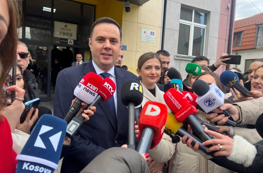  Voton Lumir Abdixhiku: “Sot është ditë e mbarë…”