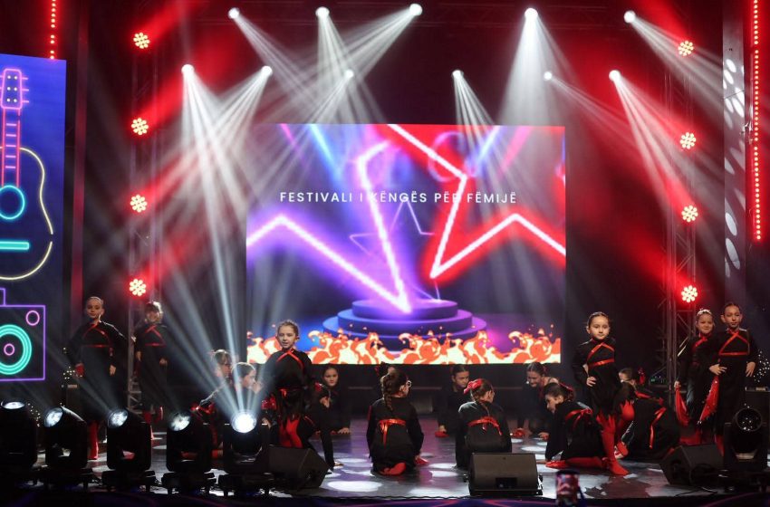  Festivali i Këngës për Fëmijë “Yjet e Flakës”, solli mesazhin se arti për fëmijë është investim për të ardhmen