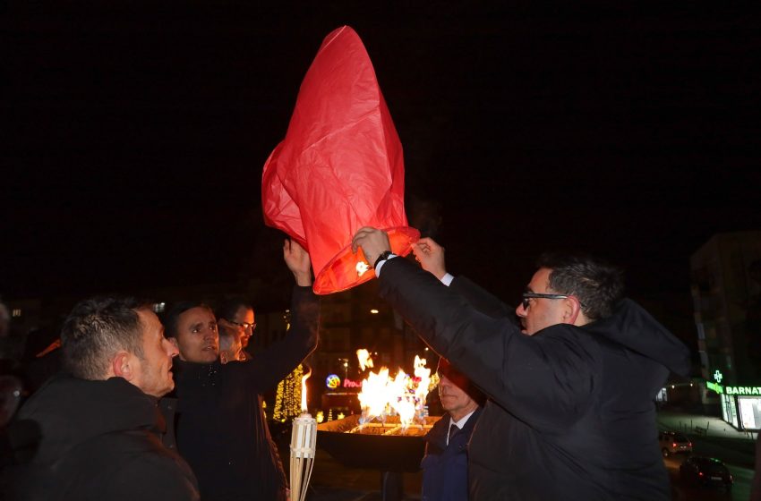  Ndizet flakadani i “Flakës së Janarit 2026” në kujtim e nderim të heronjve e dëshmorëve të gjithëbrezave