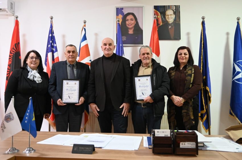  Pensionohen mësimdhënësit vitias, Emrush Zuka dhe Ramiz Limani