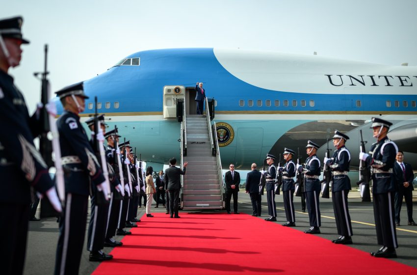  “Air Force One” me Trumpin në bord kthehet në bazë shkaku i telasheve elektrike