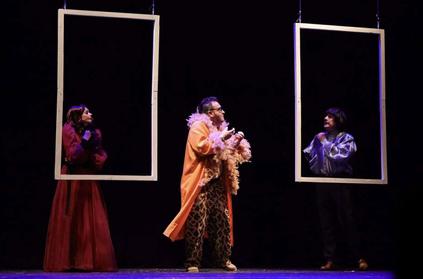  Nga ironia e skenës te pasqyra e kohës: Teatri i Tetovës me ‘Dramë për të qesh’ hap edicionin e 35-të të Festivalit ‘Talia e Flakës 2026’