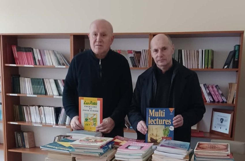  Biblioteka e Gjimnazit Natyror “Xhavit Ahmeti” pasurohet me libra të rinj