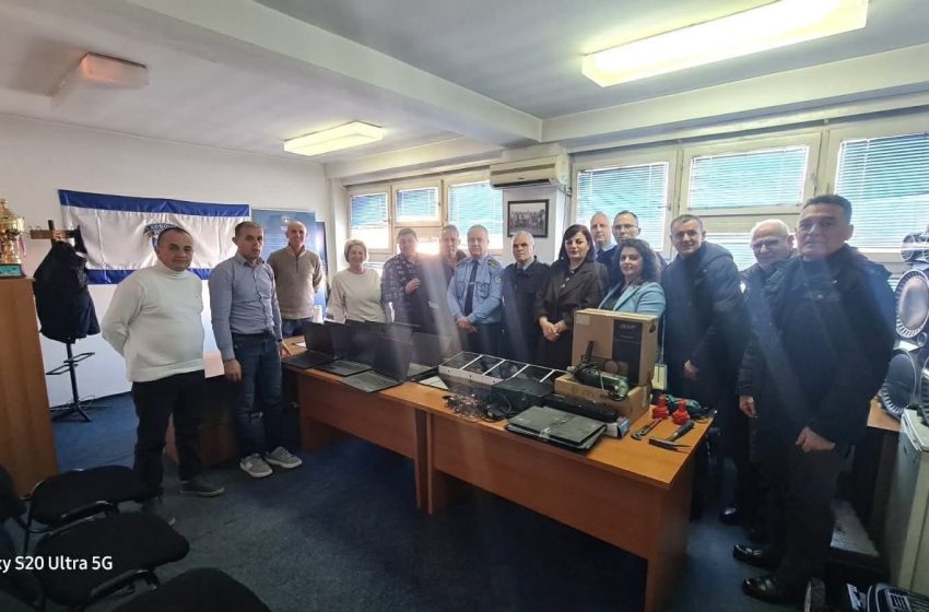  Zbardhet rasti i vjedhjeve dhe pajisjet ju kthehen shkollave