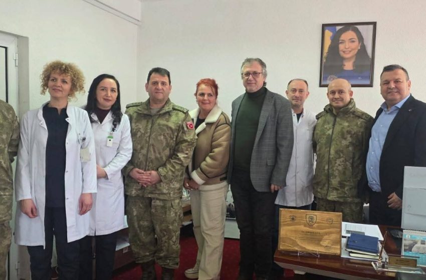  KFORI TURK viziton Spitalin e Përgjithshëm Gjilan