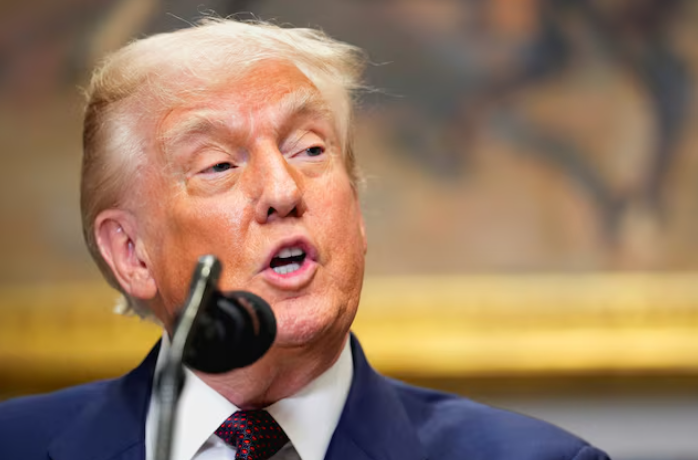  Trump thotë se do ta zbatojë “100%” kërcënimin për tarifa ndaj vendeve evropiane që kundërshtojnë kontrollin e Grenlandës