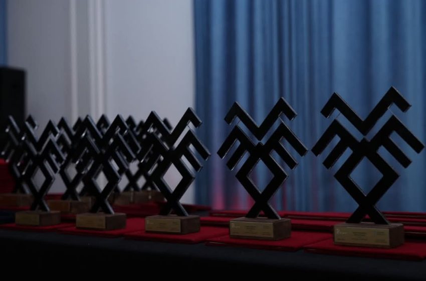  Gjilan – Kryetari Hyseni: “Manifestimi mbarëkombëtar “Flaka e Janarit”, edhe sivjet dëshmoi fuqinë e artit dhe të kulturës”