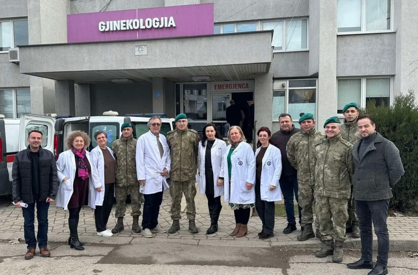  Komandanti i KFOR-it Turk vizitoi Spitalin e Përgjithshëm në Gjilan