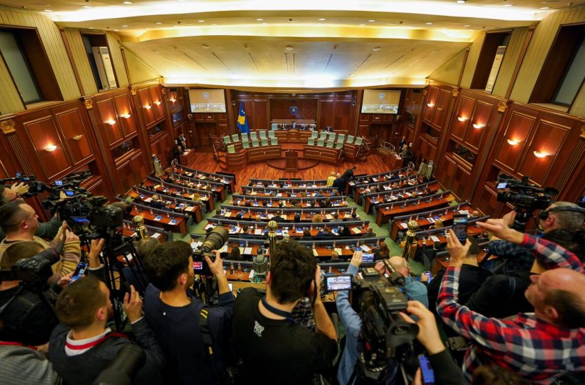  Nagavci dorëzon te Osmani emrin e Kurtit për mandatar