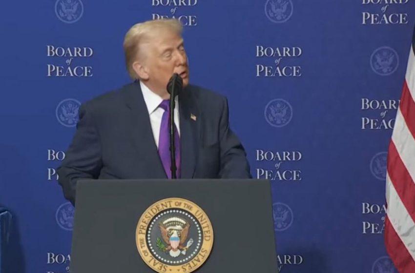  Trumpi për Vjosa Osmanin: Po bëni një punë të shkëlqyeshme!