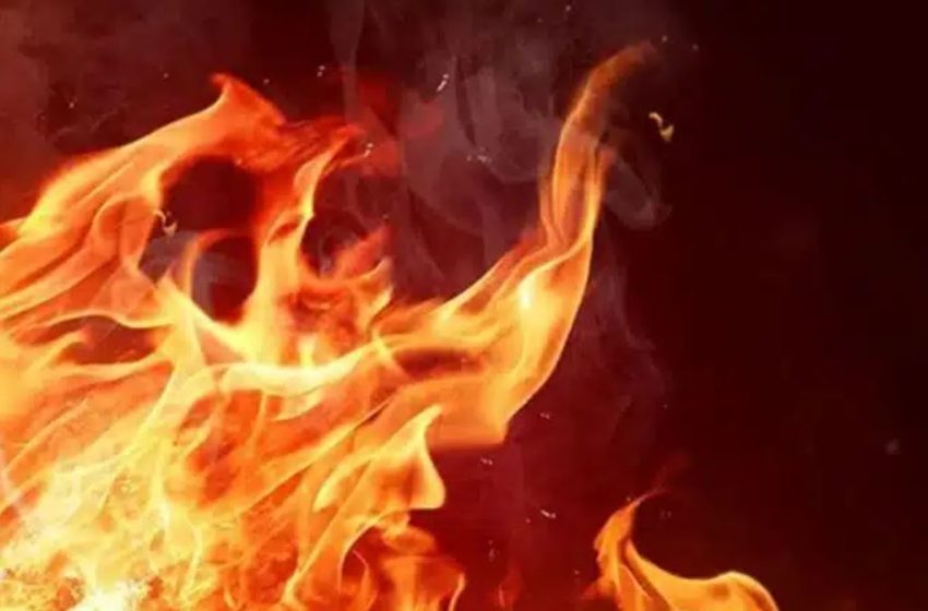  Zjarri shkrumbon ekskavatorin në Viti, dëmi vlerësohet në 80 mijë euro