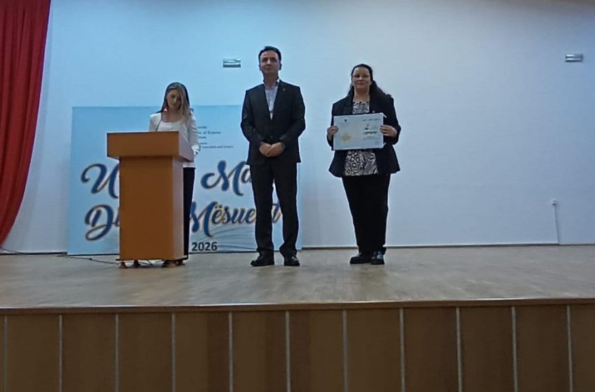  Kamenica pjesë e ceremonisë së organizuar për Ditën e Mësuesit nga Ministria e Arsimit dhe Shkencës