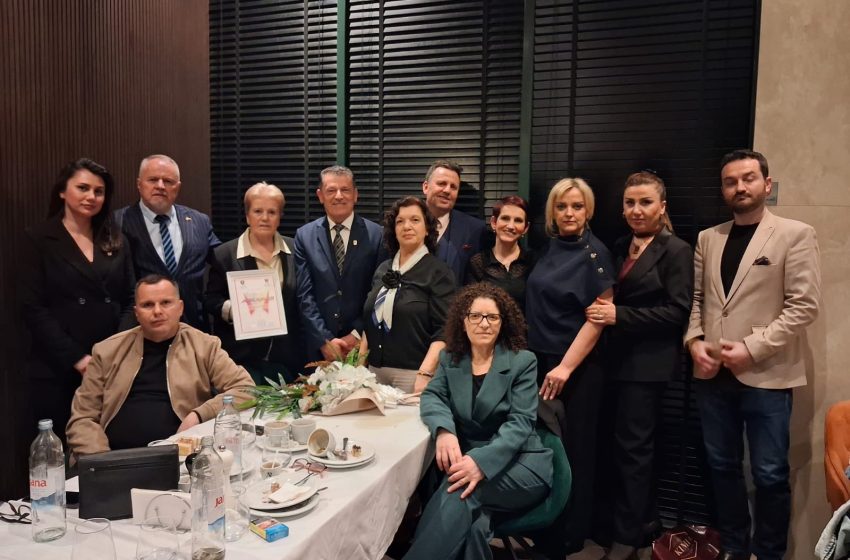  Drejtoria e Inspekcionit në Gjilan uron kolegen Minivere Haziri për pensionimin