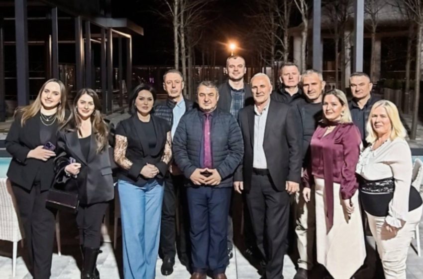  Pensionohet pas shumë vitesh shërbimi në Drejtorinë e Bujqësisë, nderohet me mirënjohje Ejup Byqmeti