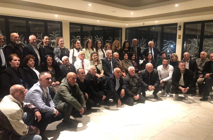  Pensionohet arsimtari Reshat Kryeziu pas 37 vitesh shërbim në arsim