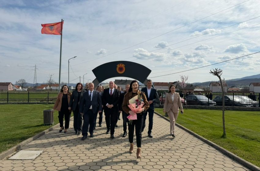  Përkujtohet vepra e dëshmorit Njazi Azemi-komandant Mjekrra në përvjetorin e rënies