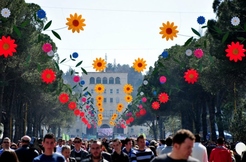  Sot festohet Dita e Verës në Shqipëri, tradita që i reziston shekujve