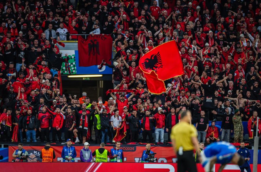  Zyrtare: Tre mijë tifozë kuqezi në Varshavë për ndeshjen Poloni-Shqipëri