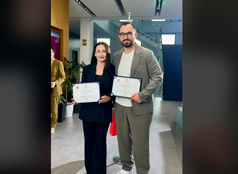  Çifti nga Gjilani diplomon njëkohësisht – sukses i përbashkët në mjekësinë orale