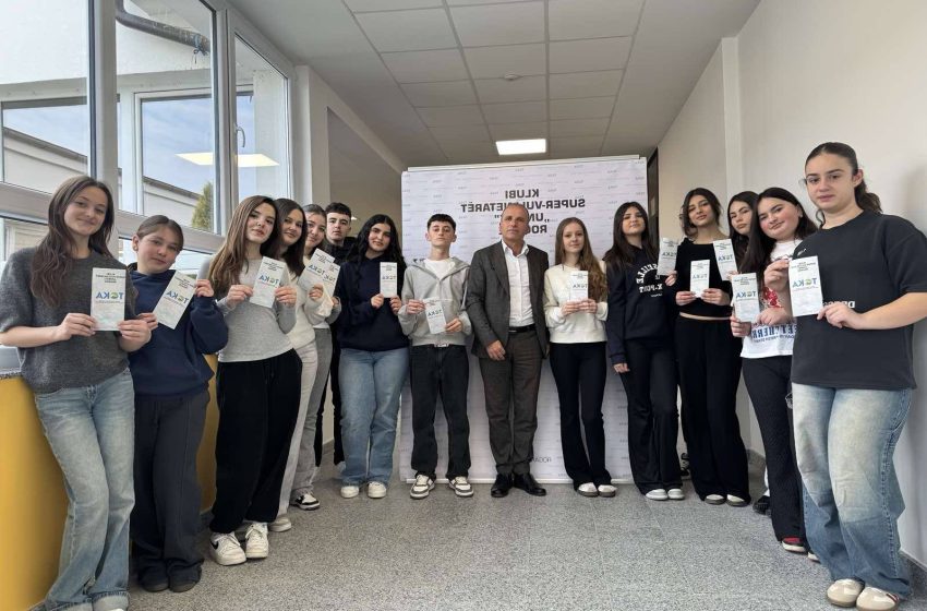  Nxënësit e shkollës “Metush Krasniqi” prezantojnë projekt për vetëdijësimin mbi mbeturinat në konferencën “Kosova e gjelbër”