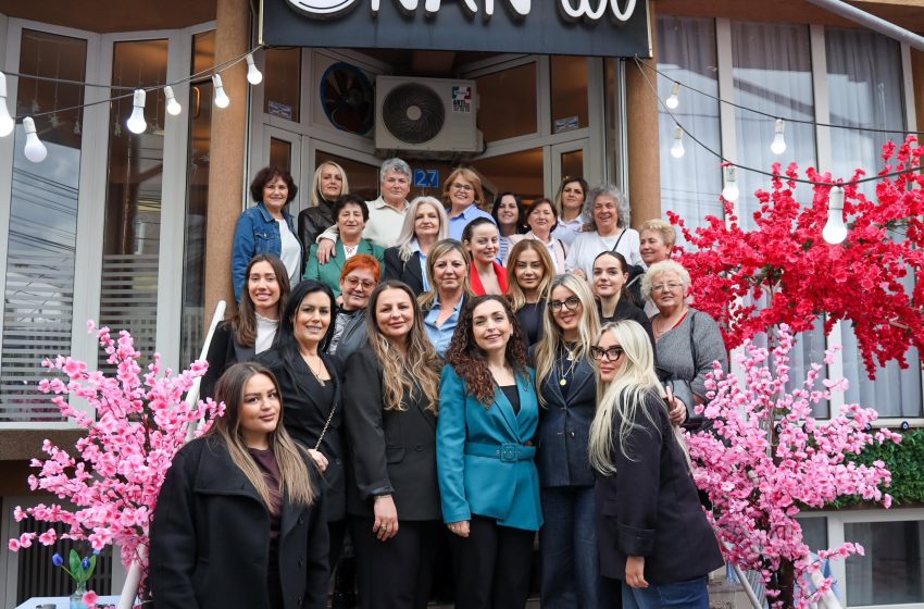  Pas largimit nga Presidenca, Vjosa Osmani shfaqet në Gjilan – sinjale për rikthim të fuqishëm në politikë?