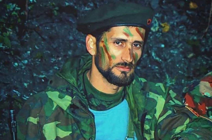  Alban Hyseni përkujton Agim Ramadanin: Strateg i jashtëzakonshëm që i dha dimension tjetër luftës për liri