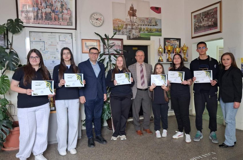  Nxënësit e Shkollës “Musa Zajmi” dallohen në Olimpiadën e Gjuhës Shqipe, sigurojnë kualifikimin në nivel shtetëror
